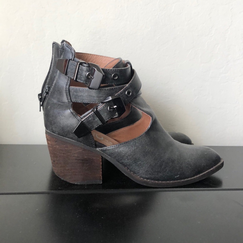 Jeffrey Campbell Everwell Cut out Booties